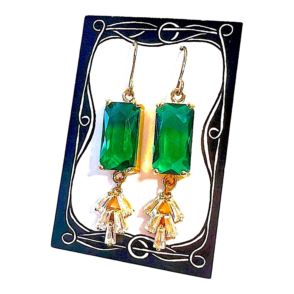 Emerald Green Gold Tone Earrings with Faux Green Emeralds NEW WITH TAGS/BOX - Picture 7 of 13
